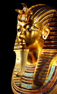 gold tutankhamun statue